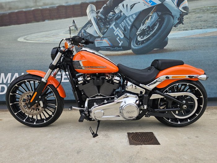 2023 HARLEY-DAVIDSON FXBR BREAKOUT (117) Orange