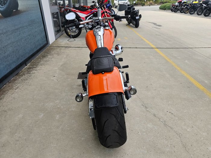 2023 HARLEY-DAVIDSON FXBR BREAKOUT (117) Orange
