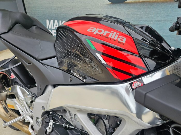 2017 APRILIA TUONO V4 RR Black