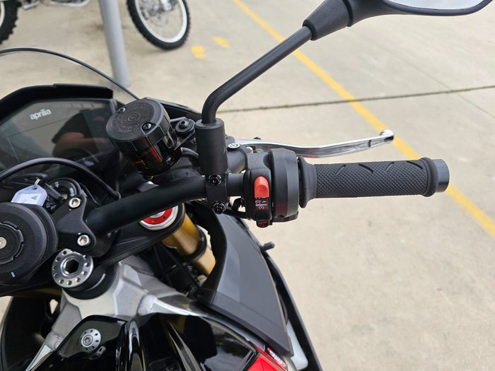 2017 APRILIA TUONO V4 RR Black