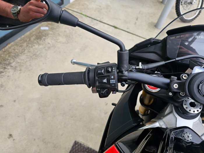 2017 APRILIA TUONO V4 RR Black