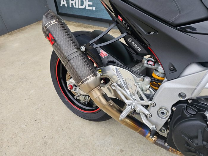 2017 APRILIA TUONO V4 RR Black