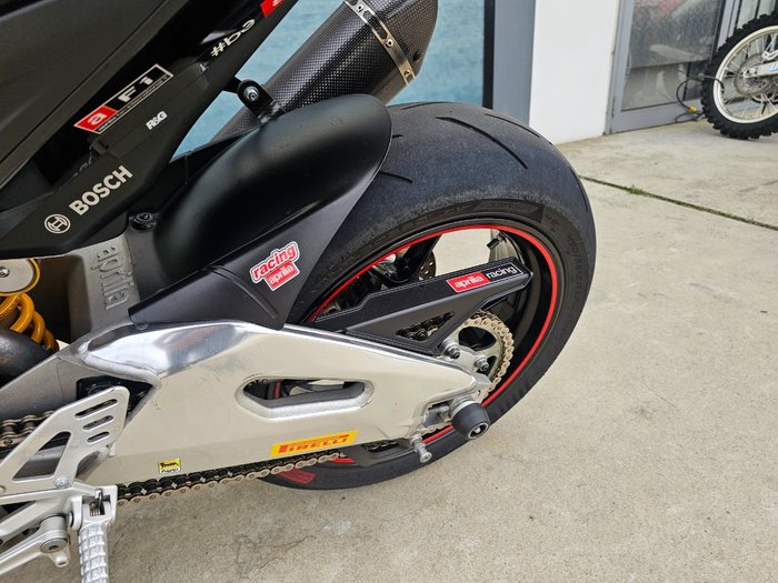 2017 APRILIA TUONO V4 RR Black