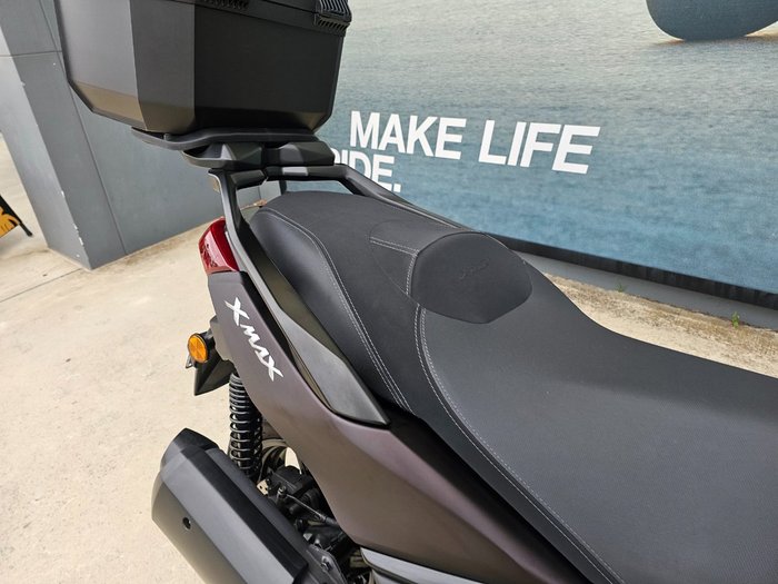 2024 Yamaha XMAX 300 (CZD300A) Maroon