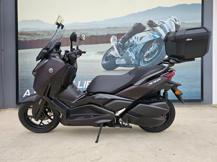 2024 Yamaha XMAX 300 (CZD300A) Maroon