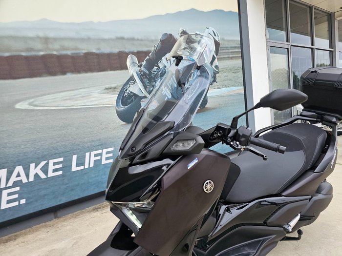 2024 Yamaha XMAX 300 (CZD300A) Maroon