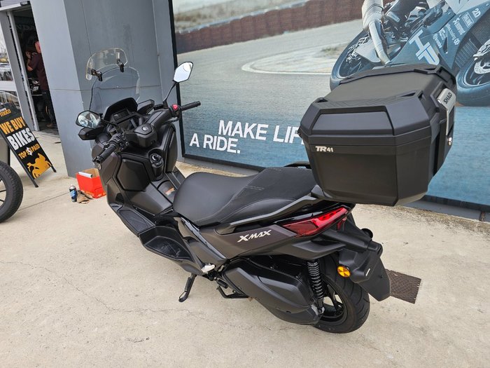 2024 Yamaha XMAX 300 (CZD300A) Maroon