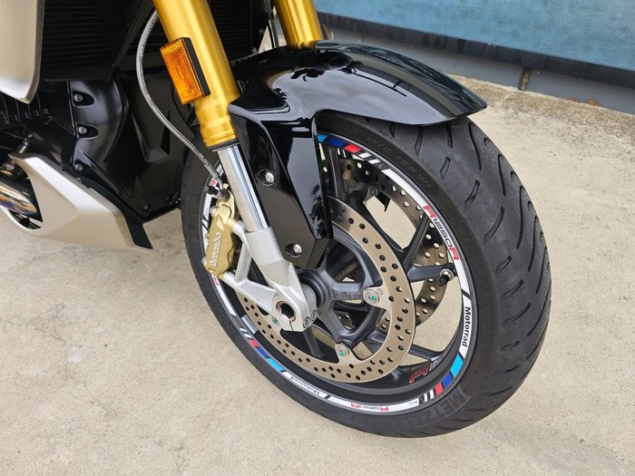 2024 BMW Motorrad R 1250 R Black