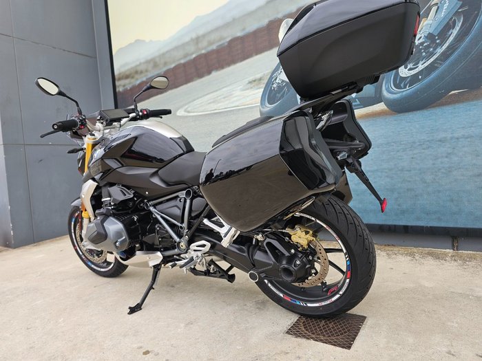 2024 BMW Motorrad R 1250 R Black