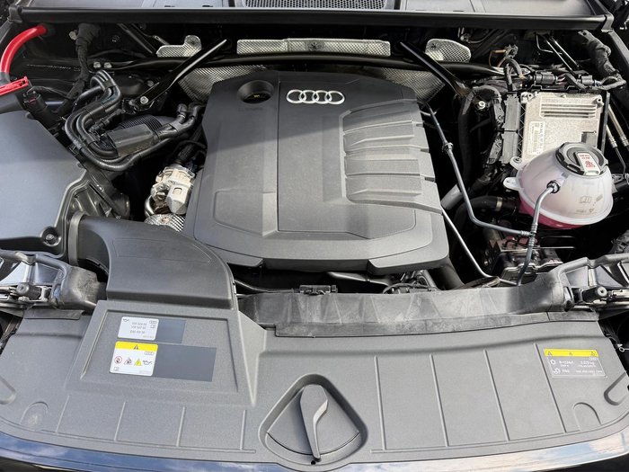 2025 Audi Q5 40 TDI Sport