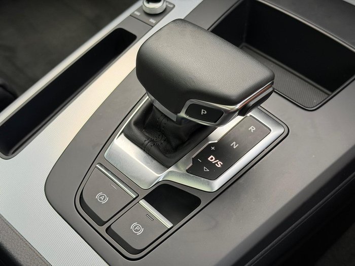 2025 Audi Q5 40 TDI Sport