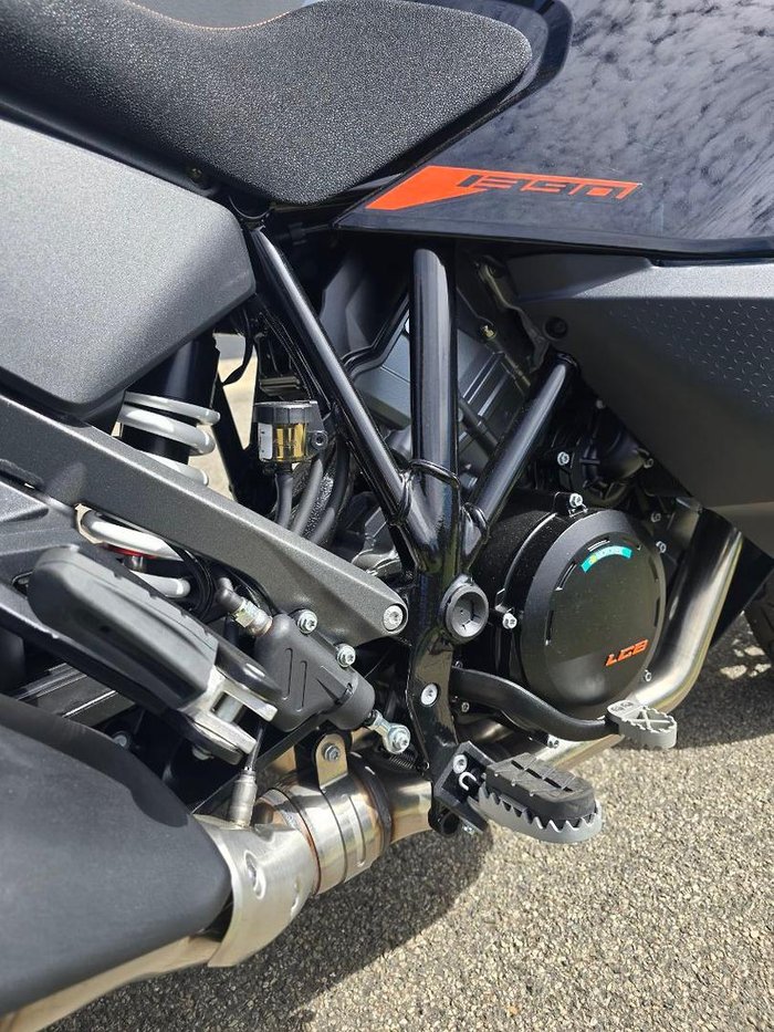 2026 KTM 1390 Super Adventure S Super Adventure Black