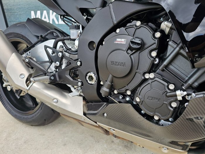 2024 Yamaha YZF-R1 M Silver