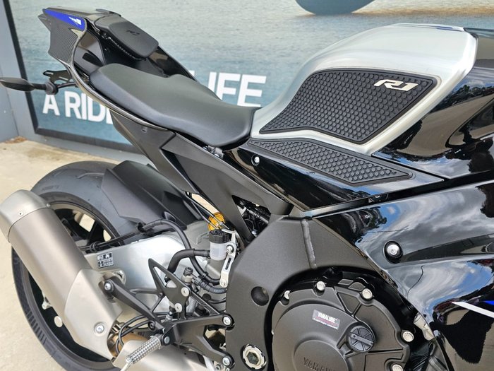 2024 Yamaha YZF-R1 M Silver