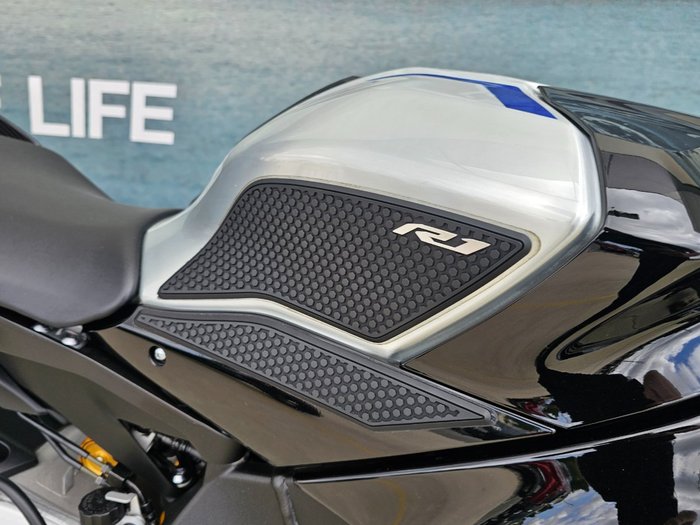 2024 Yamaha YZF-R1 M Silver