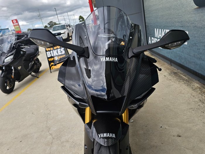 2024 Yamaha YZF-R1 M Silver