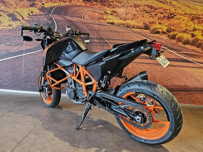2017 KTM 690 Duke R Duke