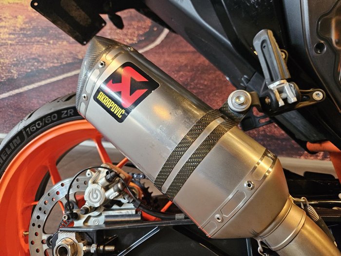 2017 KTM 690 Duke R Duke