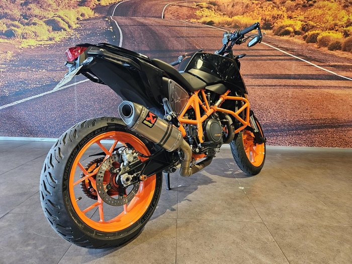 2017 KTM 690 Duke R Duke