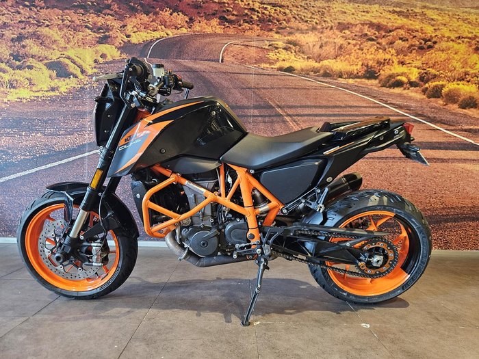 2017 KTM 690 Duke R Duke