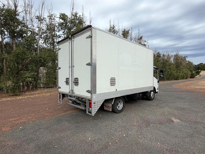 2021 Isuzu Nnr 45 150 Can Drive On Car Licence