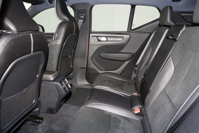 2018 Volvo XC40 T5 R-Design