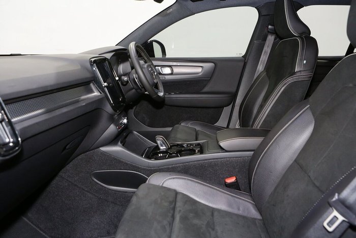 2018 Volvo XC40 T5 R-Design