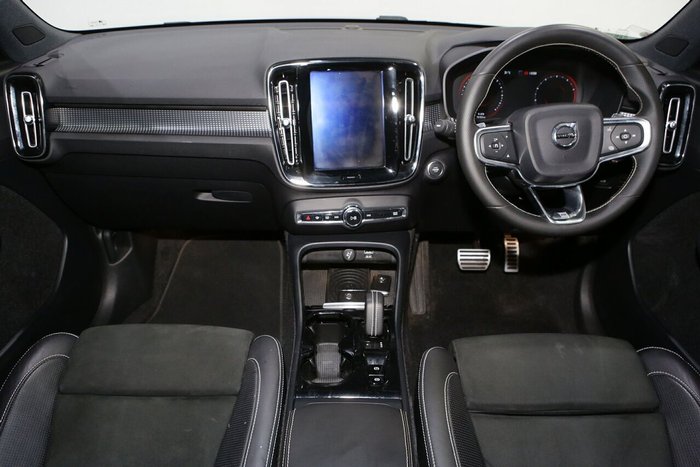 2018 Volvo XC40 T5 R-Design