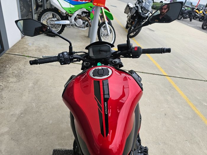 2024 Kawasaki Z900 (ZR900) Red