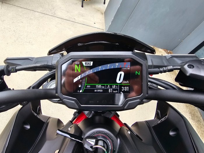 2024 Kawasaki Z900 (ZR900) Red