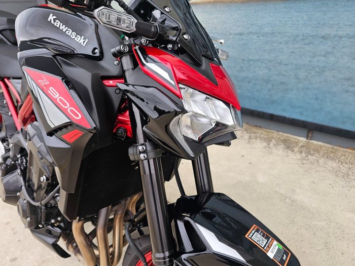 2024 Kawasaki Z900 (ZR900) Red