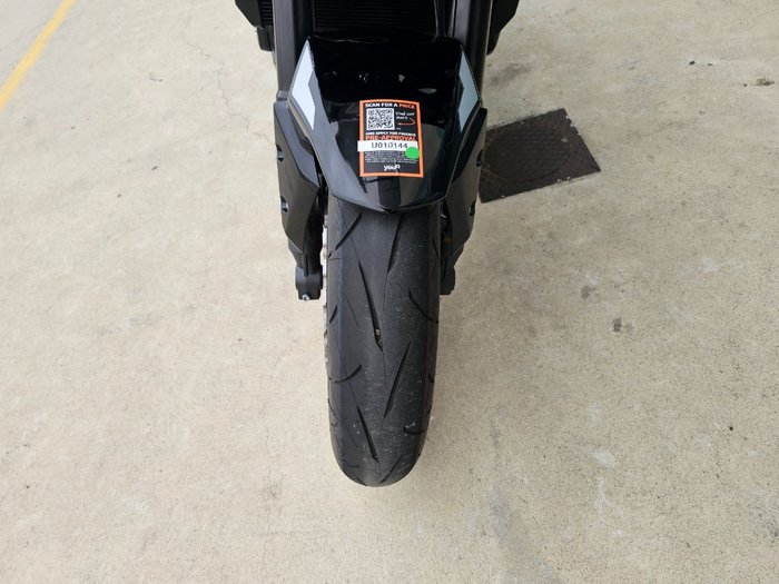 2024 Kawasaki Z900 (ZR900) Red