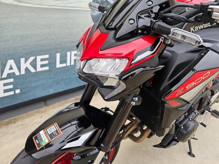 2024 Kawasaki Z900 (ZR900) Red