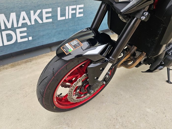 2024 Kawasaki Z900 (ZR900) Red