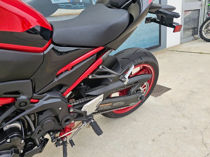 2024 Kawasaki Z900 (ZR900) Red