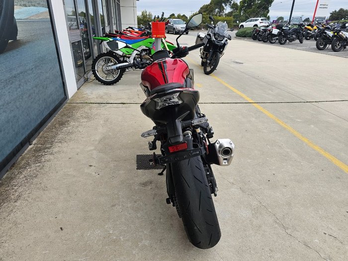 2024 Kawasaki Z900 (ZR900) Red