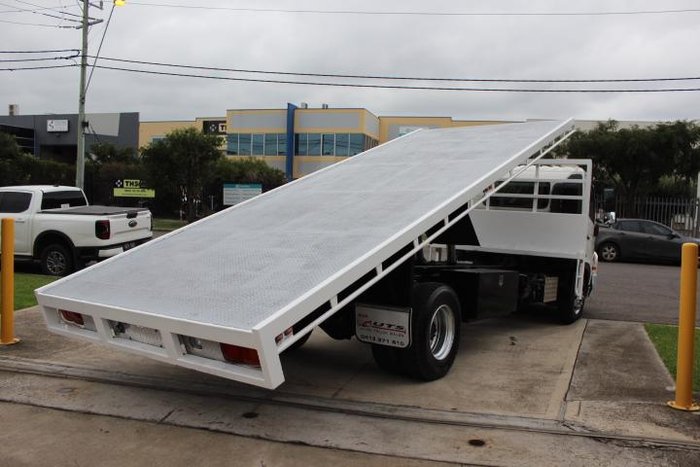 2013 Hino 500 Series FC1022 Medium WHITE