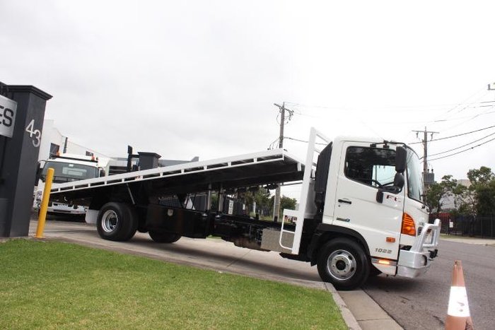 2013 Hino 500 Series FC1022 Medium WHITE