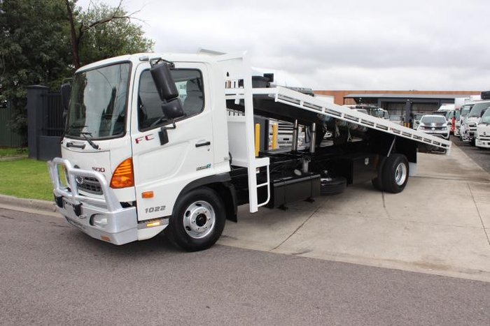 2013 Hino 500 Series FC1022 Medium WHITE