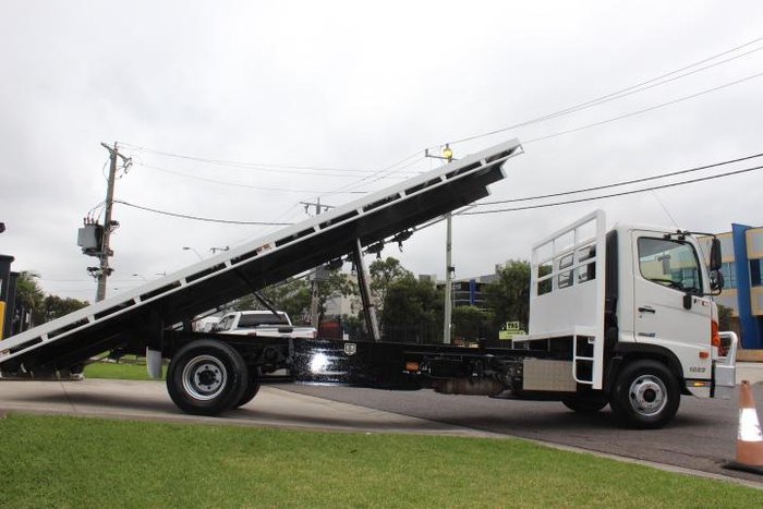 2013 Hino 500 Series FC1022 Medium WHITE
