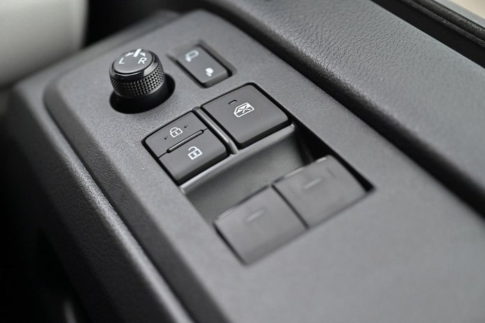 2025 Toyota Hiace GDH300R French Vanilla