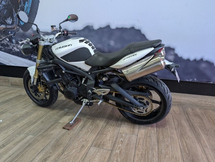 2012 Triumph STREET TRIPLE WHITE