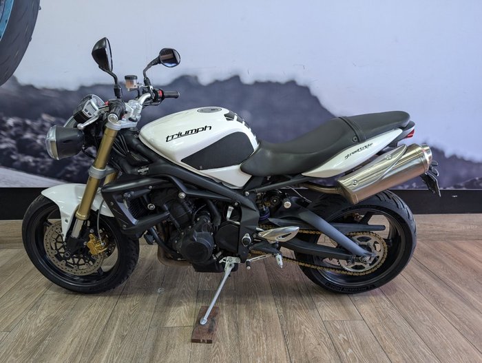 2012 Triumph STREET TRIPLE WHITE
