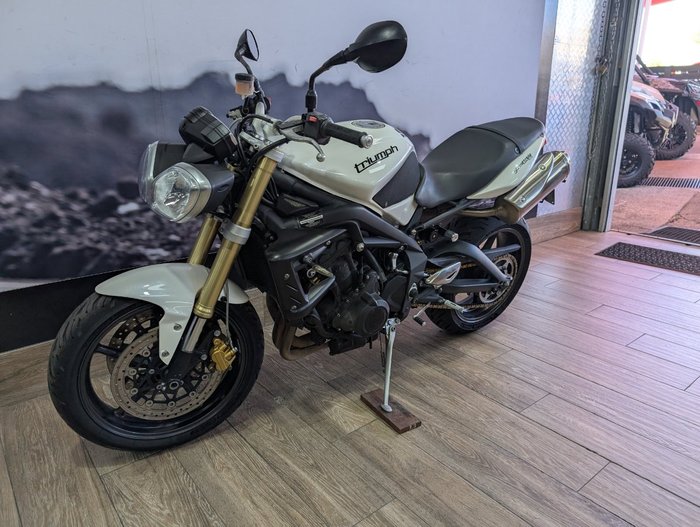 2012 Triumph STREET TRIPLE WHITE