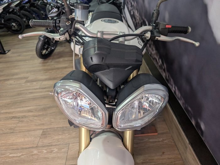 2012 Triumph STREET TRIPLE WHITE