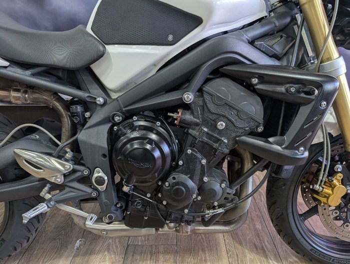 2012 Triumph STREET TRIPLE WHITE