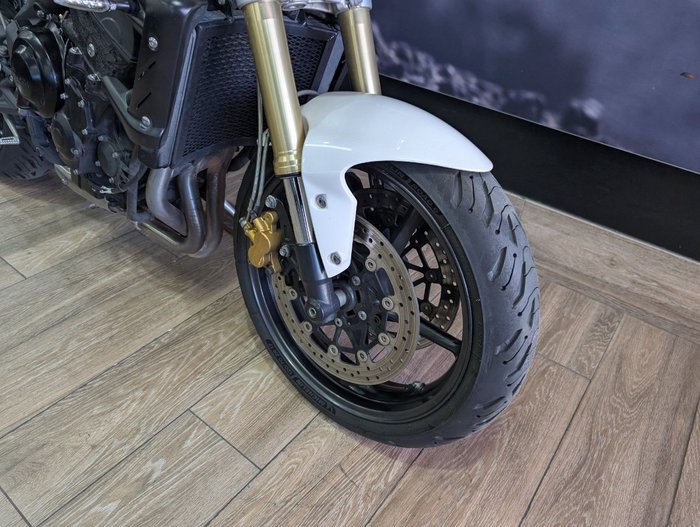 2012 Triumph STREET TRIPLE WHITE