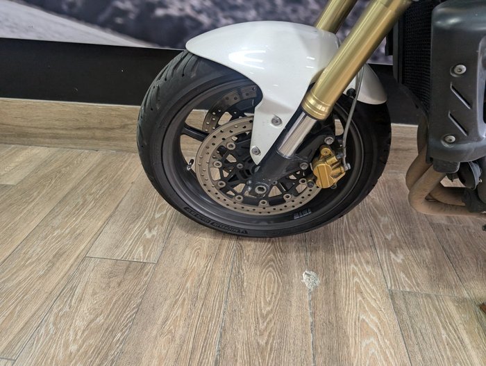 2012 Triumph STREET TRIPLE WHITE