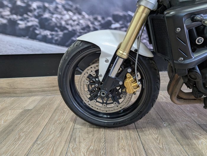2012 Triumph STREET TRIPLE WHITE
