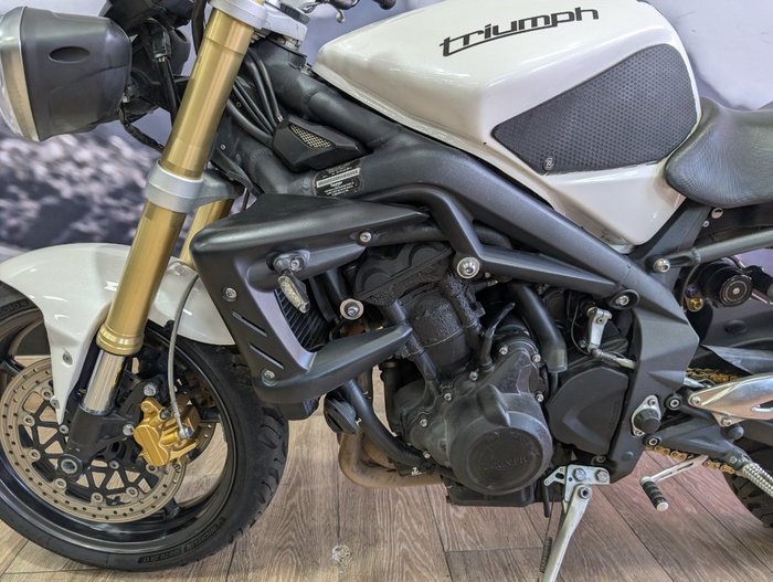 2012 Triumph STREET TRIPLE WHITE